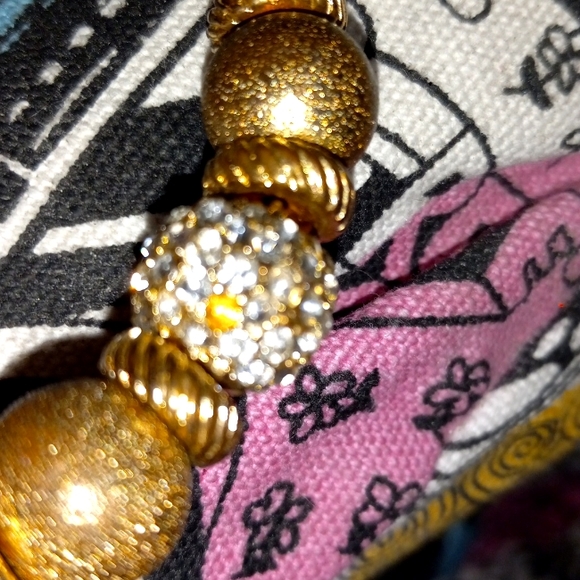 Vintage White Enamel Mesh Rhinestones Cuff Bracelet & Gold Mesh Bow Earrings - Picture 16 of 17